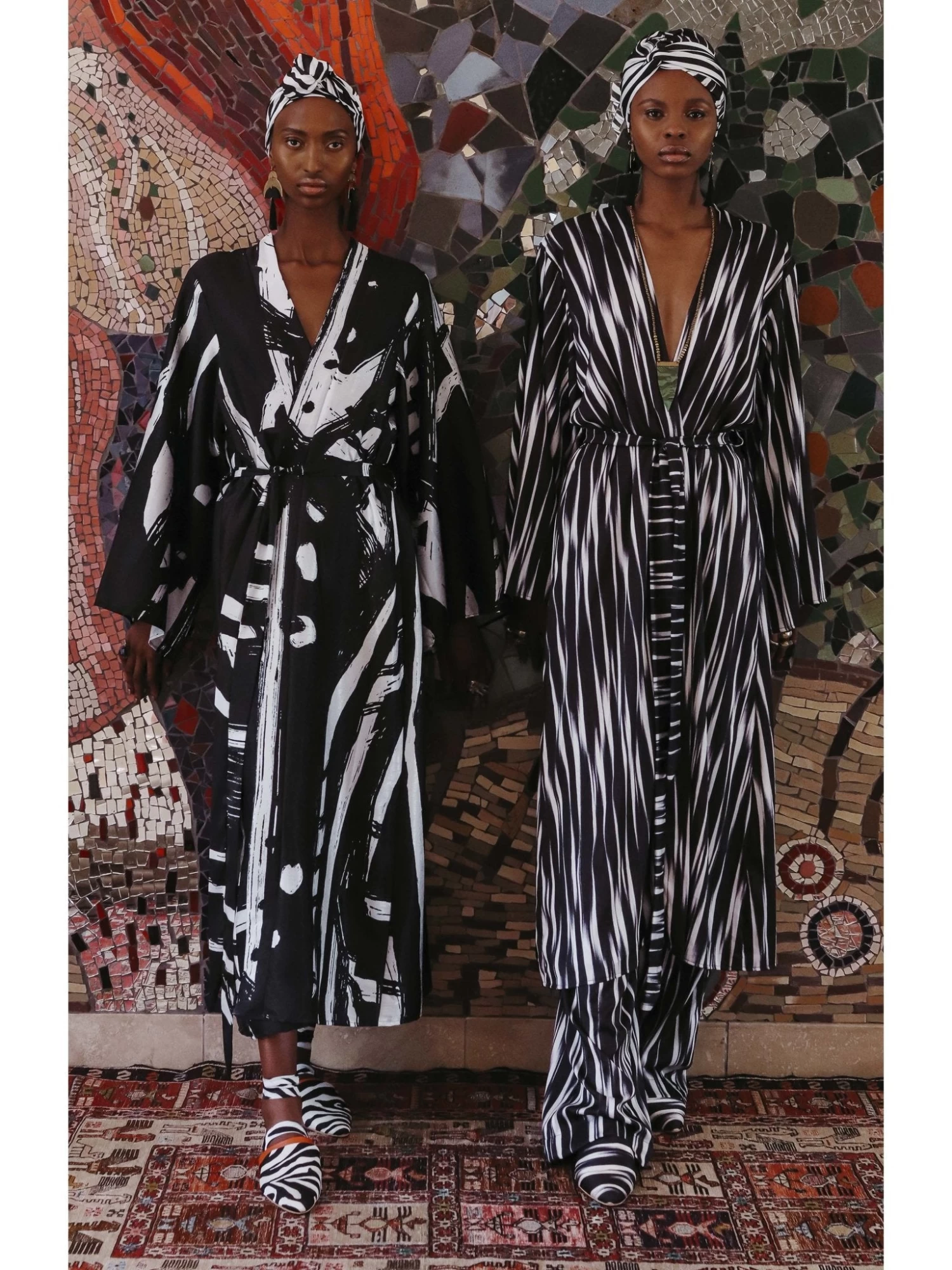 Awa Kimono - Guddi Black 3 Awa Kimono - Guddi Black