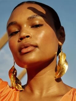 Khew Earrings - Gold Dipped -Diarrablu khew earrings gold dipped 781107