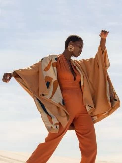 Reversible Amy Ben Poncho - Tilo Cream -Diarrablu reversible amy ben poncho tilo cream 690852