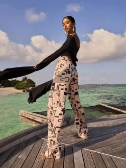 Sustainable Kinu Top - Solid Noir -Diarrablu sustainable kinu top solid noir 760520