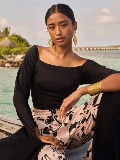 Sustainable Kinu Top - Solid Noir -Diarrablu sustainable kinu top solid noir 786038